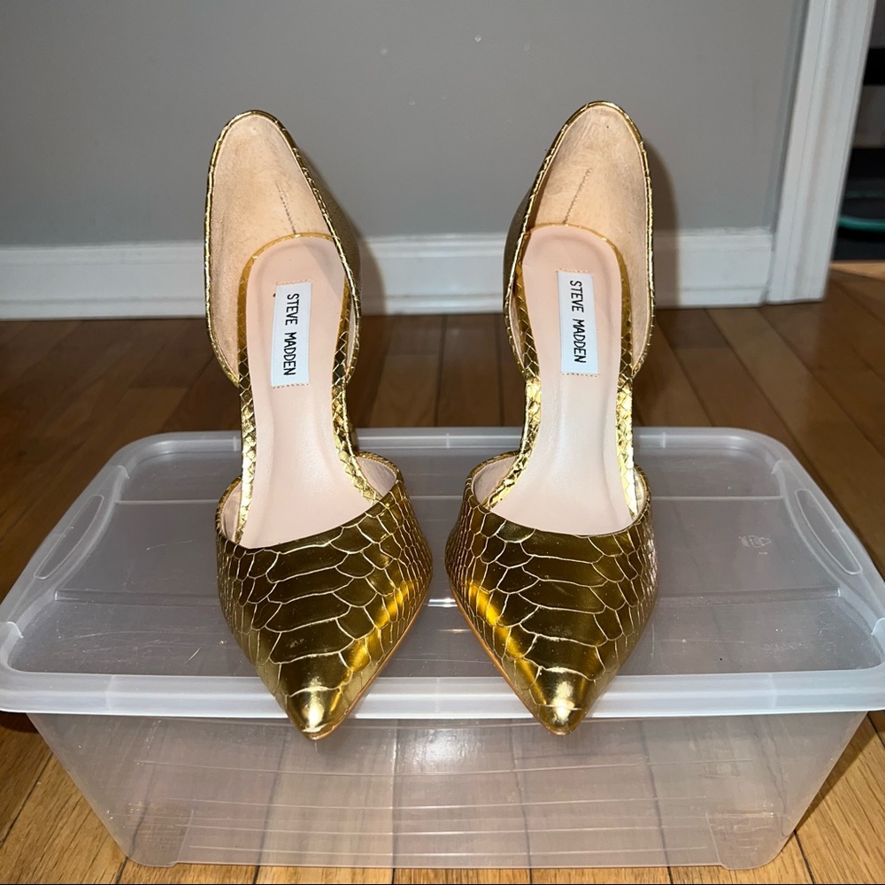 New Steve Madden Gold Heels 7